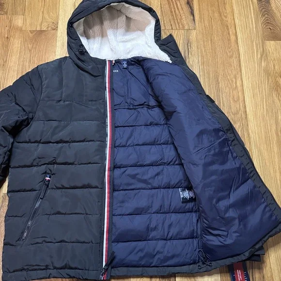 Tommy Hilfiger Men's Medium Puffer Jacket Black Hooded Warm Like Down Coat NWT‎ - Picture 3 of 14